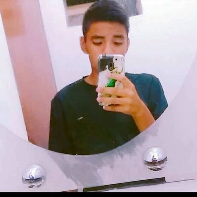 Profile Picture of Adrian Vivar (@AdrianVivar9) on Twitter