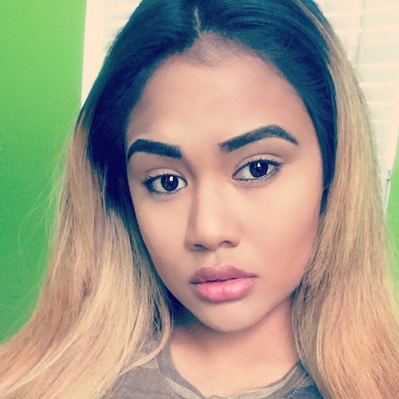 Profile Picture of Olivia Klauder (@oliviaklauder) on Poshmark
