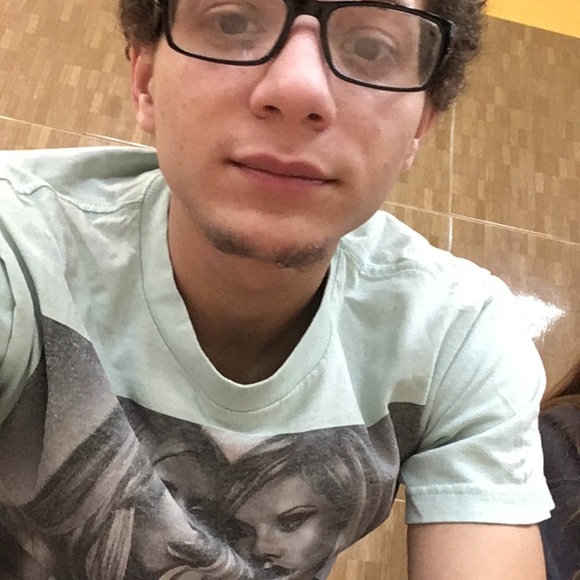 Profile Picture of Brandon Partee (@bpartee9169) on Poshmark