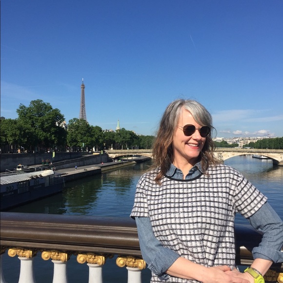 Profile Picture of Tara Mooser (@menonecameron) on Poshmark