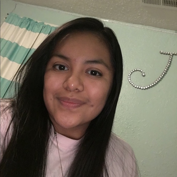 Profile Picture of Joselyn Jose (@joselyn_jose) on Poshmark