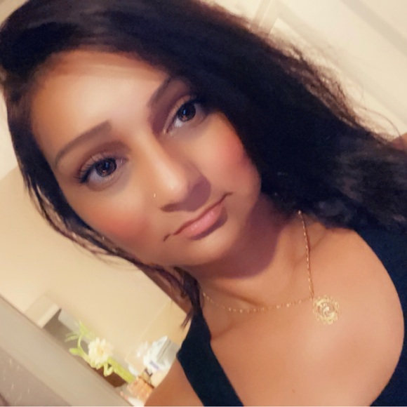 Nadia Beepath - Poshmark Profile Picture of Nadia Beepath (@nadiabeepath) on Poshmark