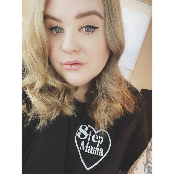 Profile Picture of Kylee Barbero (@kyleepierce) on Poshmark