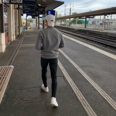 Profile Picture of Clair Hugo (@huuuugoo) on Twitter