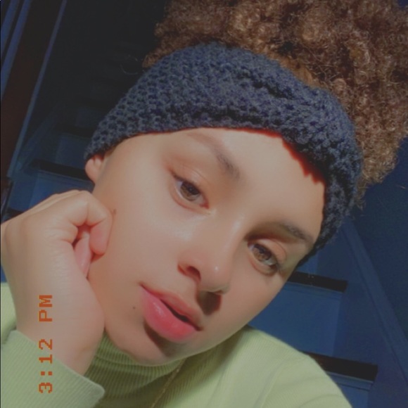 Profile Picture of Annastasia Czikora (@aczikora18) on Poshmark