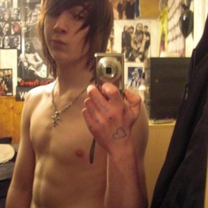Profile Picture of Andy Vasey (@pandajynx) on Myspace