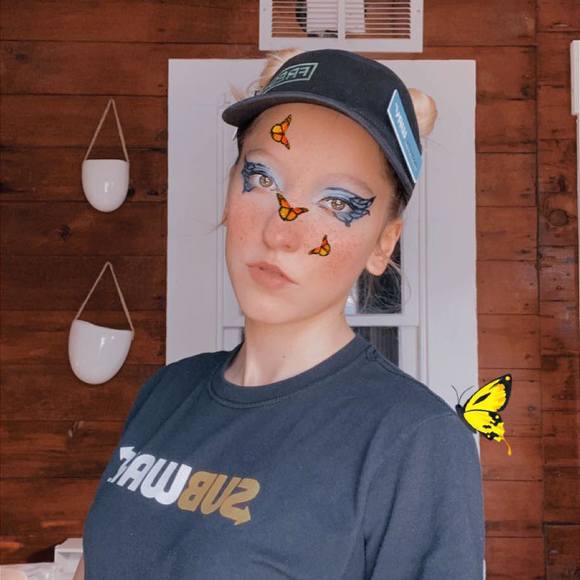 Profile Picture of Isabelle Mann (@isabelle_mann) on Poshmark