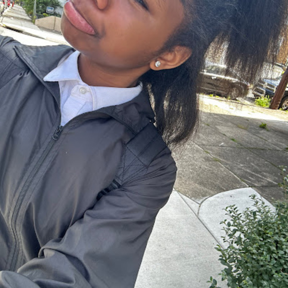 Profile Picture of Sylar Briggs (@sylarbriggs) on Poshmark