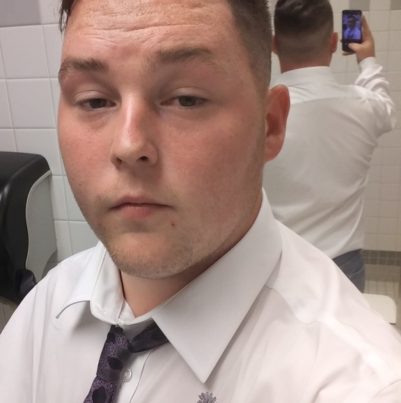 Profile Picture of Austin Weaver (@amw0420) on Poshmark