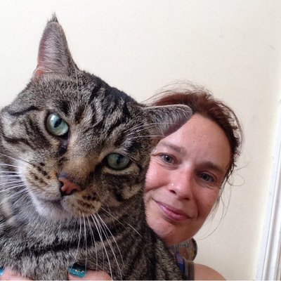 Profile Picture of Debbie (@happycharley1) on Twitter