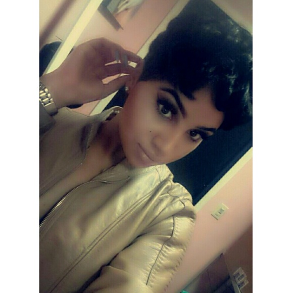 Profile Picture of Trisha Vanegas (@dashbeauty) on Poshmark