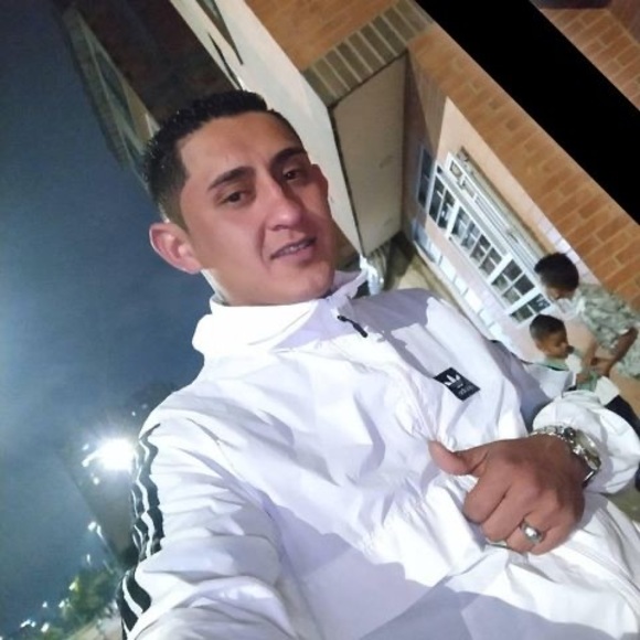 Profile Picture of Kevin Duque (@kevin_julio548) on Poshmark