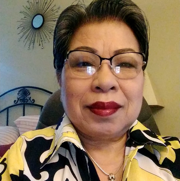 Profile Picture of Supranee Martin (@supranee_martin) on Poshmark