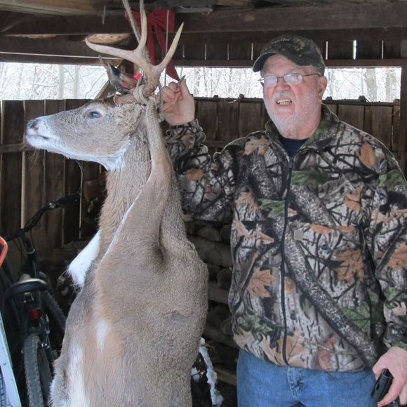 Profile Picture of Robert Ault (@bobault2) on Poshmark