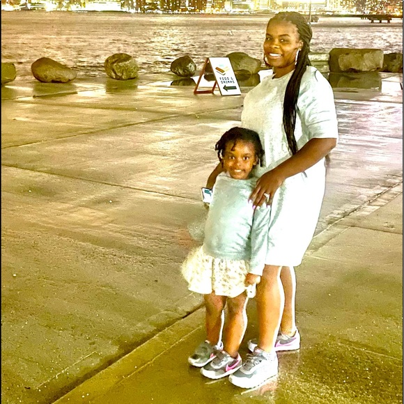 Profile Picture of Shawntaye Pemberton (@shawntayep) on Poshmark