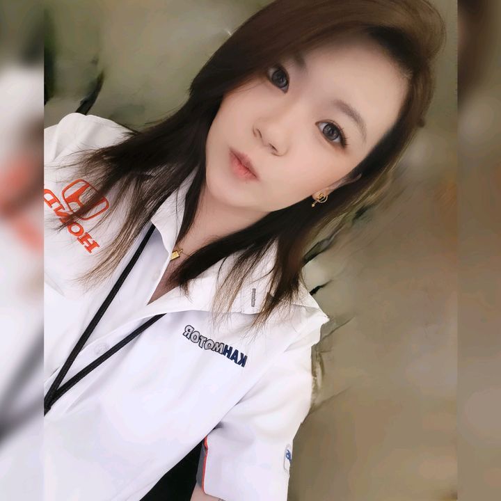 Profile Picture of Eunice Ralphael (@lipingdesiree) on Tiktok