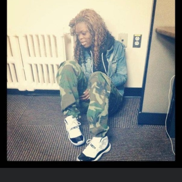 Lovena Charles - Poshmark Profile Picture of Lovena Charles (@lovenacharles) on Poshmark