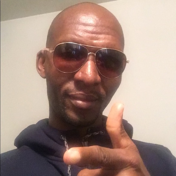 Profile Picture of Michael Boadi (@michaelboadijr) on Poshmark