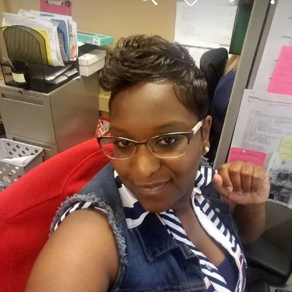 Profile Picture of Tennille Sumler (@tsumler1) on Poshmark