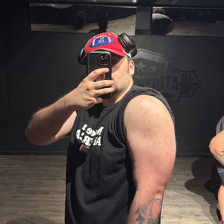 Profile Picture of Zach (@zacharyoung) on Tiktok