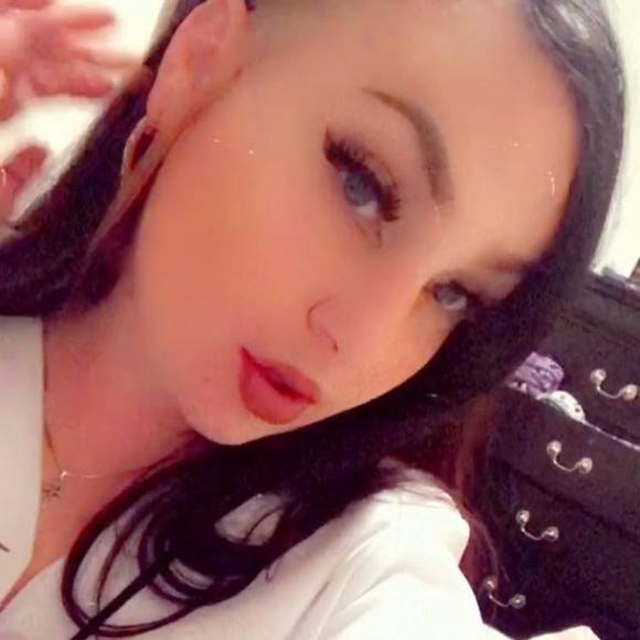 Profile Picture of Jennifer Petruska (@jpetruska) on Poshmark