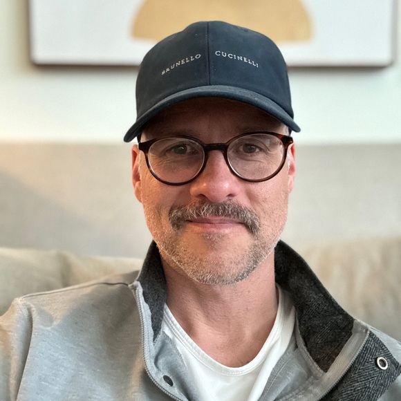 Profile Picture of Russell Cooper (@rcooper725) on Poshmark