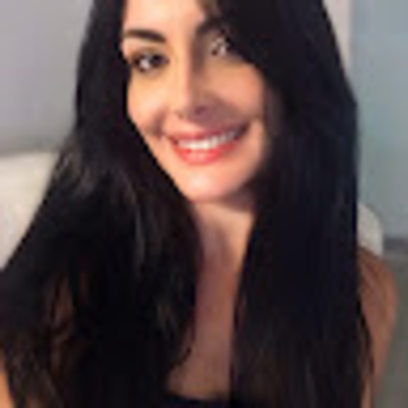 Profile Picture of Paola Mendiola (@pmd72) on Poshmark