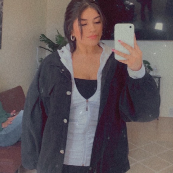 Profile Picture of Cierra Enriquez (@cierraenriquez) on Poshmark