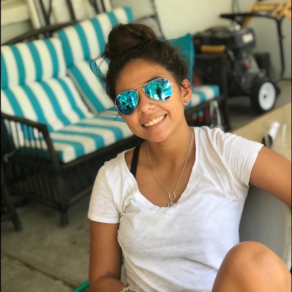 Profile Picture of Melanie Jimenez (@melanie_jimenez) on Poshmark