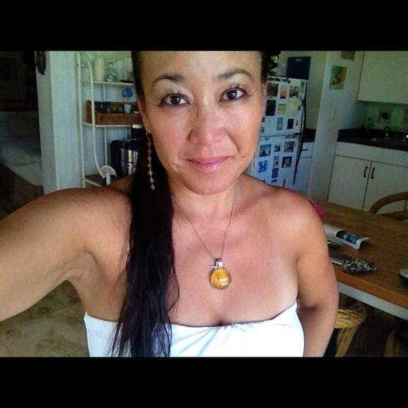 Profile Picture of Amy Yamaguchi (@amyamaguchi) on Poshmark