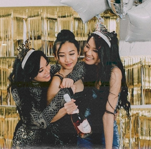 Profile Picture of Le Thanh (@thi3nthanh) on Poshmark