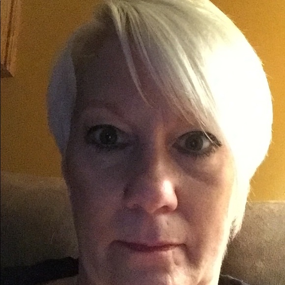 Profile Picture of Lori Marzzacco (@lqwertyui) on Poshmark