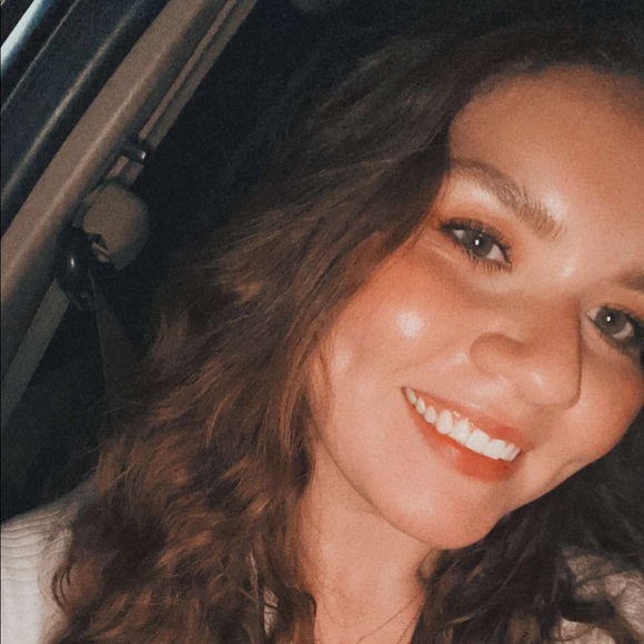 Profile Picture of Hailey Carson (@hcarson1485) on Poshmark