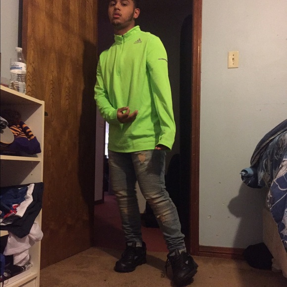 Profile Picture of Isaac Garcia (@wavyyyy_) on Poshmark