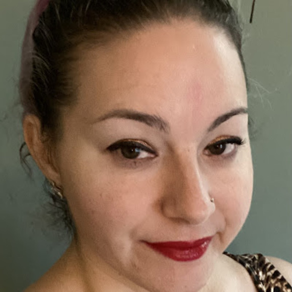 Profile Picture of Amanda Mergenthaler (@mandamergy) on Poshmark