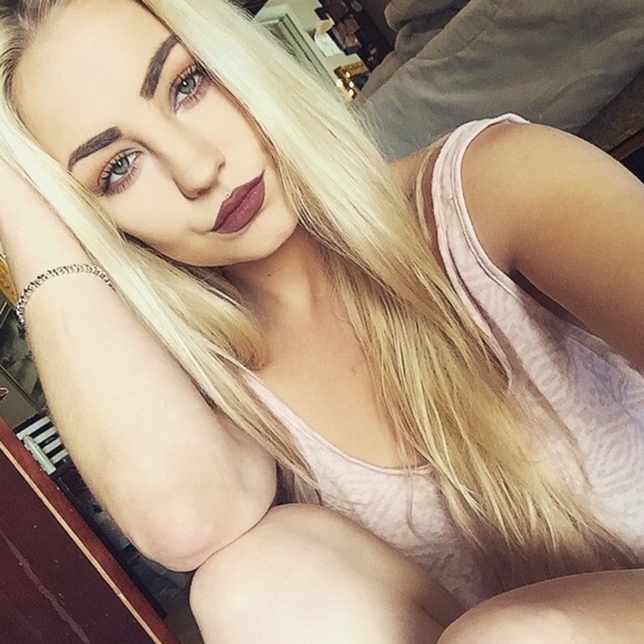 Profile Picture of India Plitt (@indiarose1990) on Poshmark