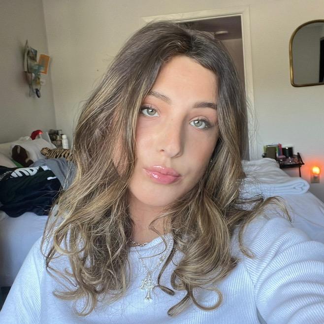 Profile Picture of molly (@mollyspeicher) on Tiktok