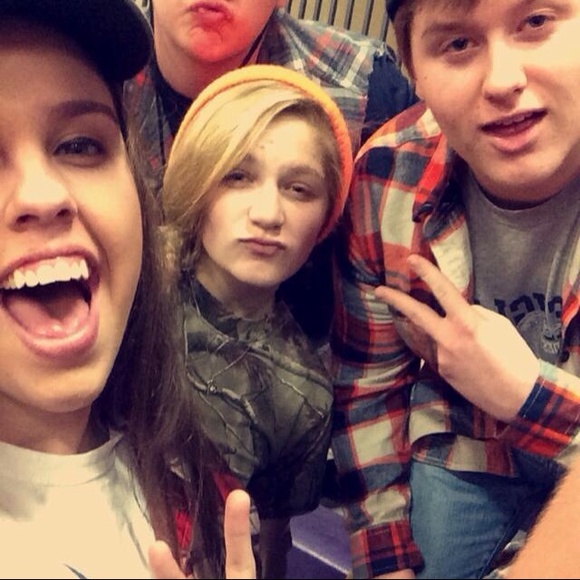 Profile Picture of Julia Shipe (@julia_shipe) on Poshmark