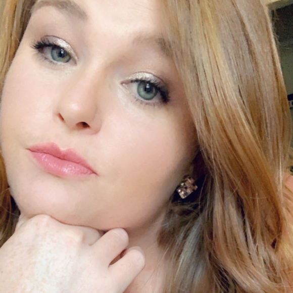 Profile Picture of Chelsea Clemons (@chelseaclemons) on Poshmark