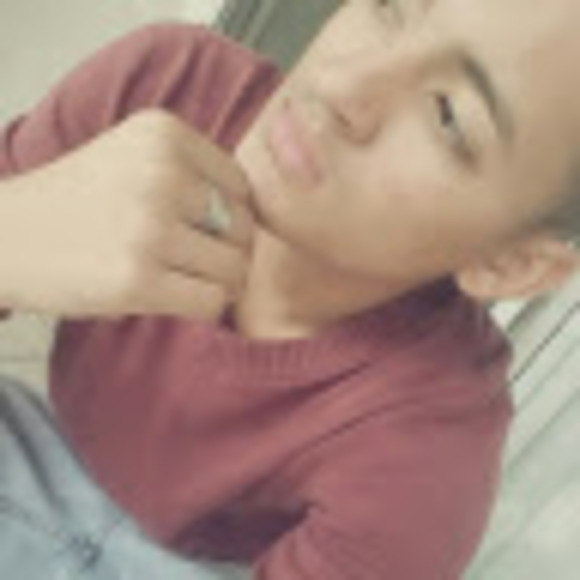 Profile Picture of Carlos Interiano (@interianoc223) on Poshmark