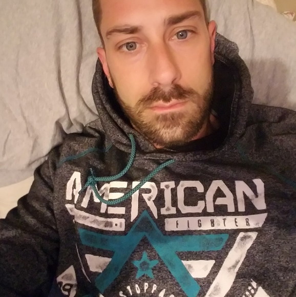 Profile Picture of Aaron Parramore (@aparramore1981) on Poshmark