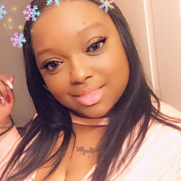 Profile Picture of Shanetia Cornish (@tyae1213) on Poshmark