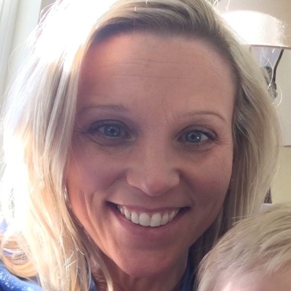 Sarah Keddie - Poshmark Profile Picture of Sarah Keddie (@sarahkeddie) on Poshmark