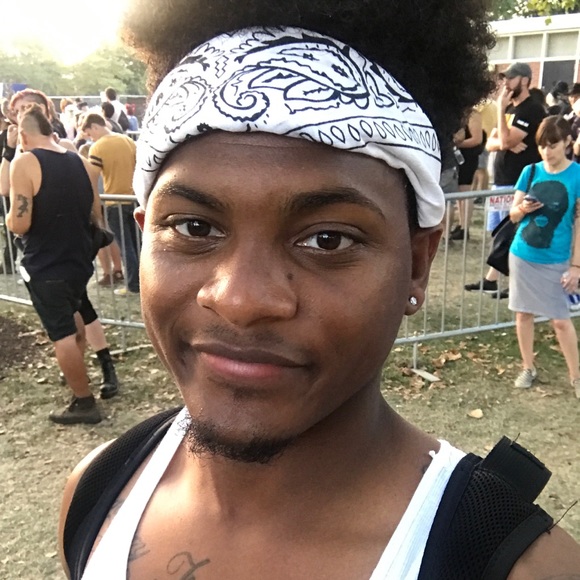 Profile Picture of Aaron Dunlap (@aaronrdunlap) on Poshmark