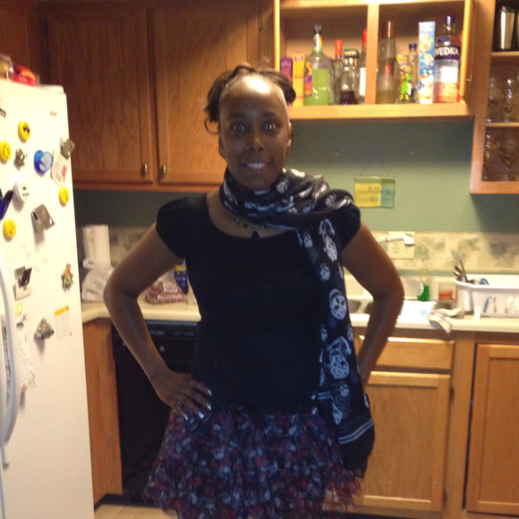 Profile Picture of Sonja Day (@burself3636) on Poshmark