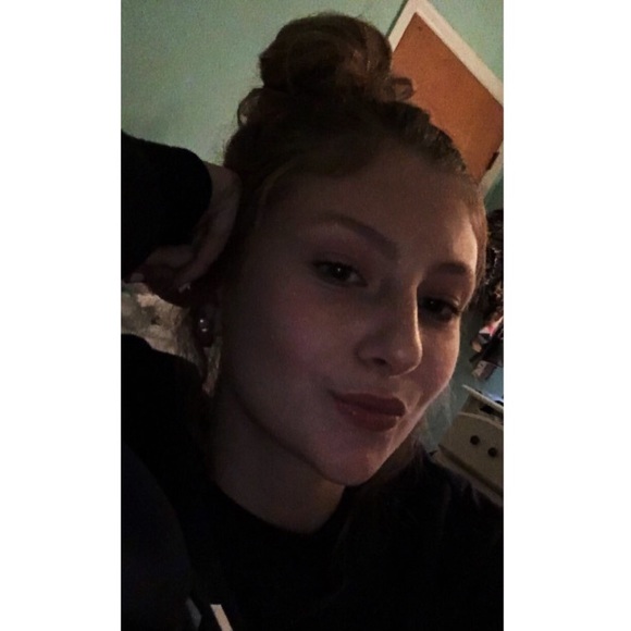 Profile Picture of Camden Dippel (@camdenrd22) on Poshmark