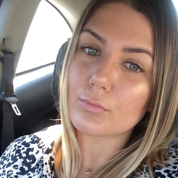 Profile Picture of Griselda Shutermeja (@gshutermeja) on Poshmark