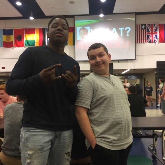 Profile Picture of Sam Miconi (@sammiconi) on Poshmark