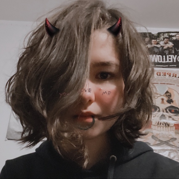 Camille Laxton - Poshmark Profile Picture of Camille Laxton (@camillelaxton) on Poshmark