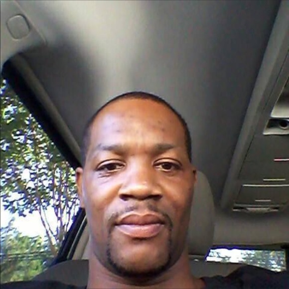 Profile Picture of Taus White (@tauswhite) on Poshmark